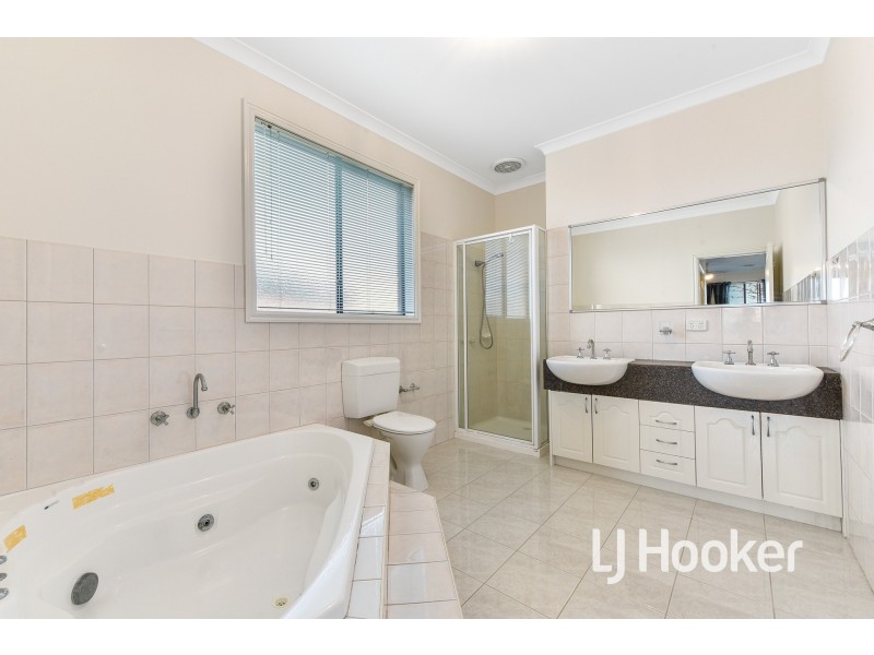 27 Rivergum Rise, Hampton Park VIC 3976