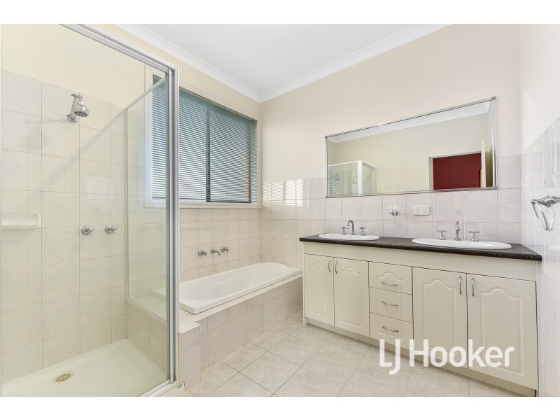 27 Rivergum Rise, Hampton Park VIC 3976