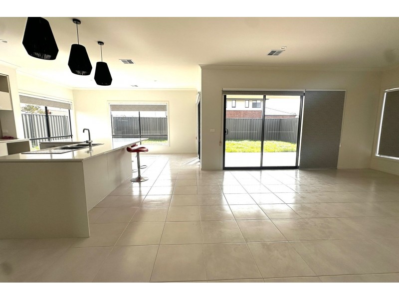 1 Pace Lane, Officer VIC 3809