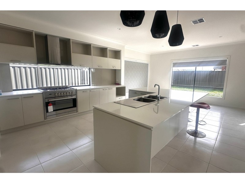 1 Pace Lane, Officer VIC 3809