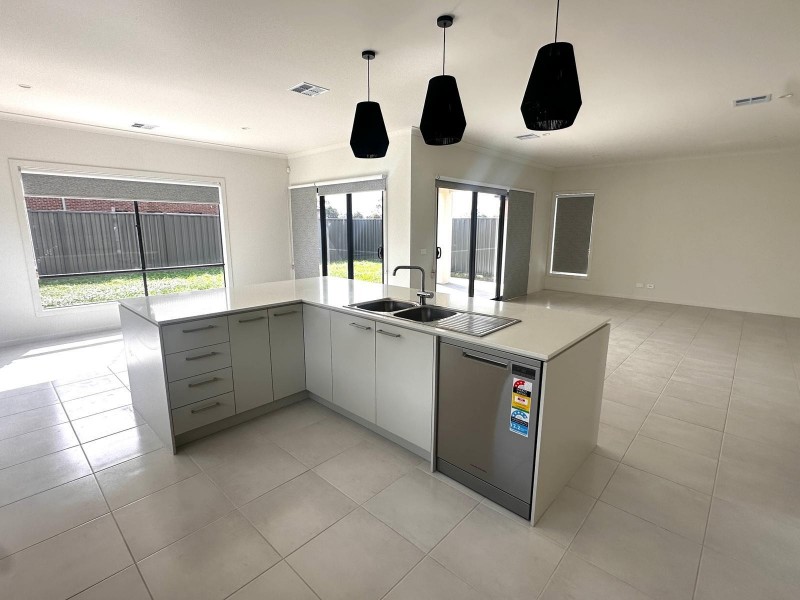 1 Pace Lane, Officer VIC 3809