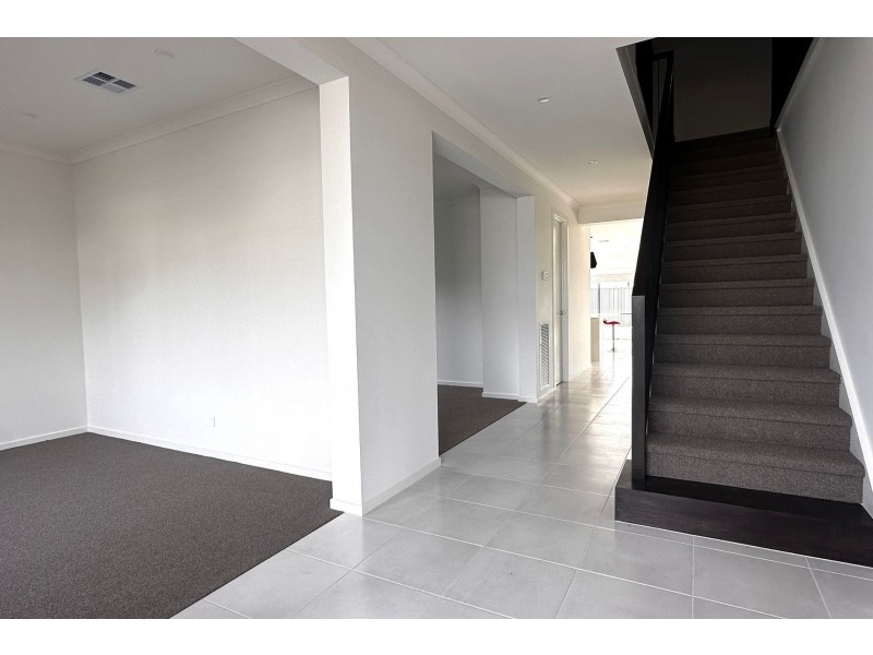 1 Pace Lane, Officer VIC 3809