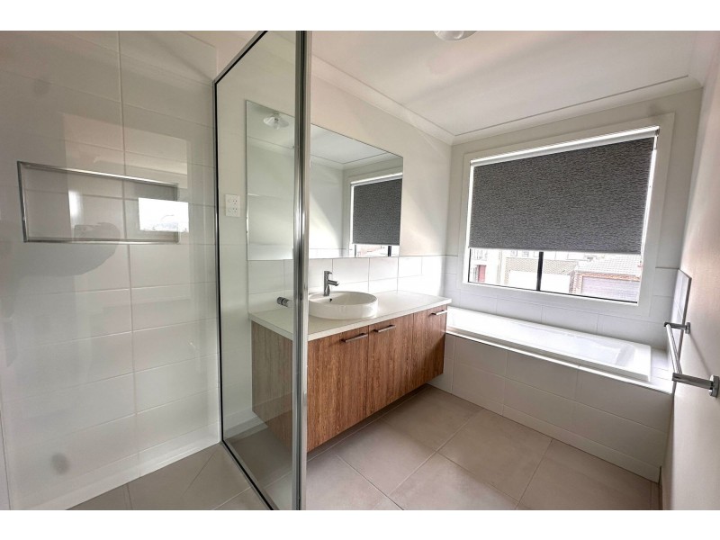 1 Pace Lane, Officer VIC 3809