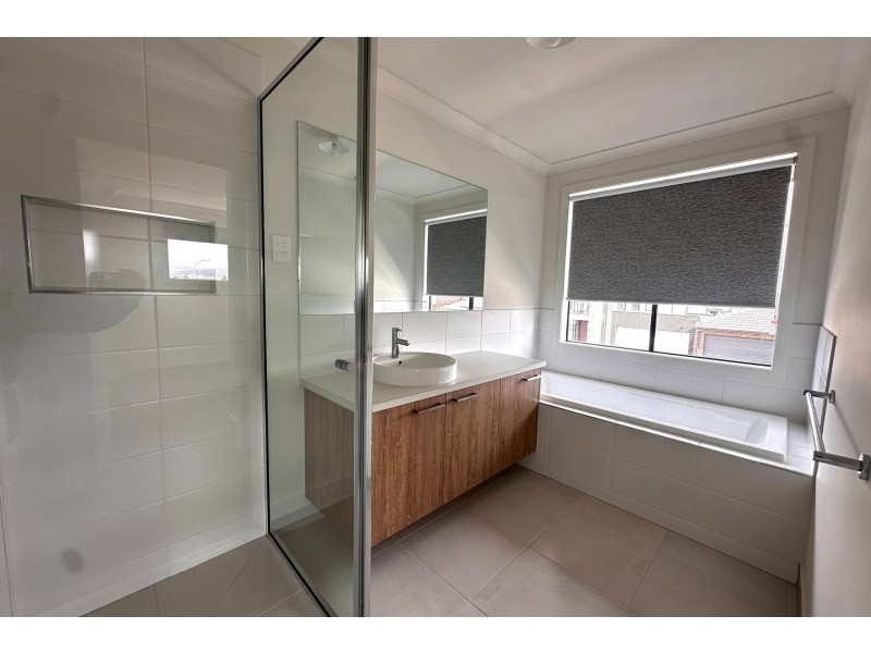 1 Pace Lane, Officer VIC 3809