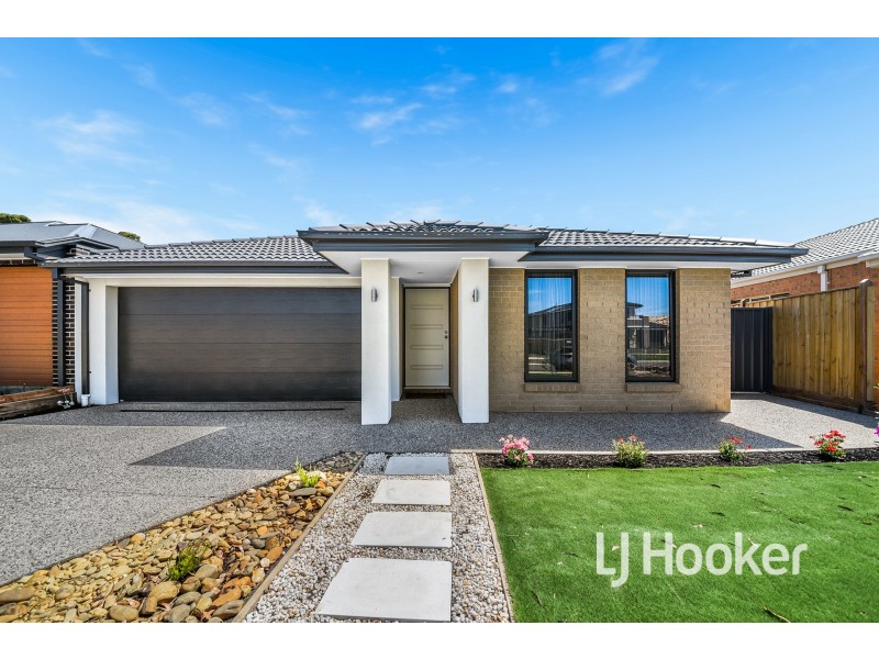 15 Candice Grove, Cranbourne VIC 3977