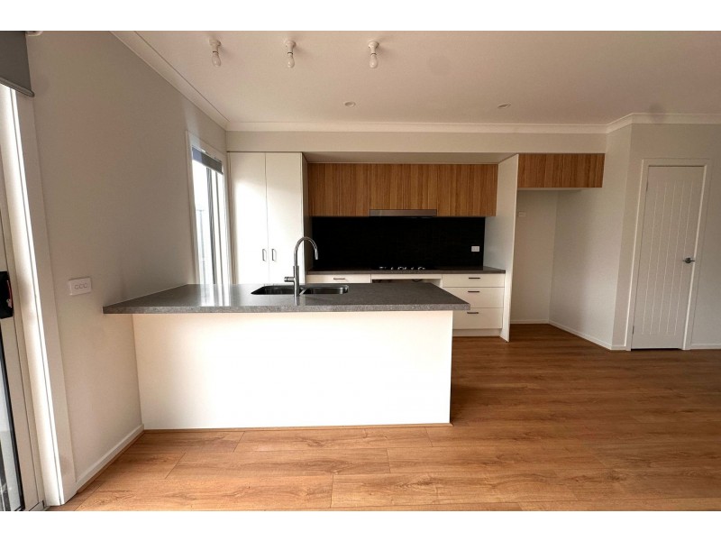 16 Image Walk, Clyde North VIC 3978