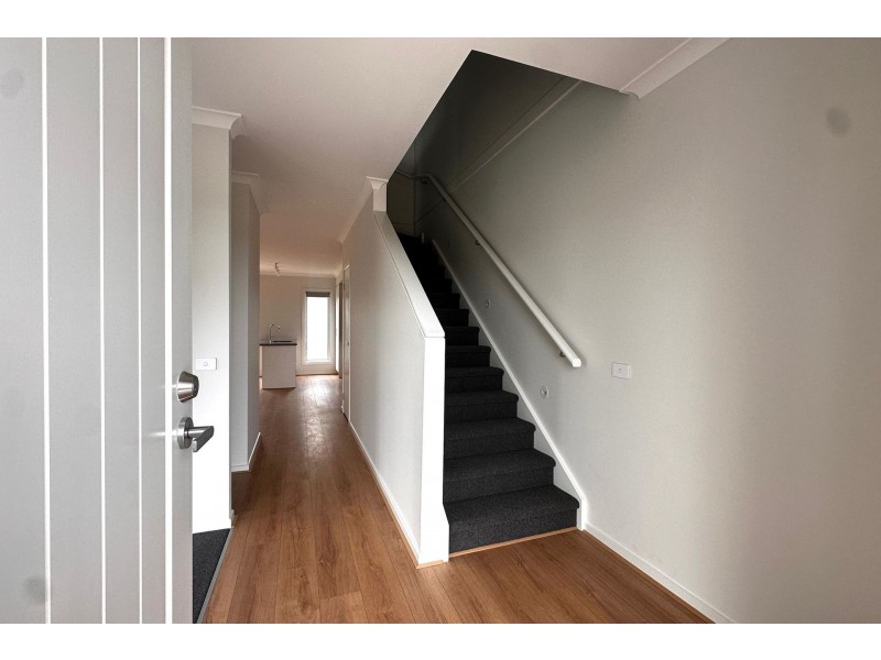 16 Image Walk, Clyde North VIC 3978