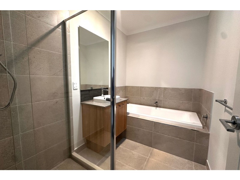 16 Image Walk, Clyde North VIC 3978