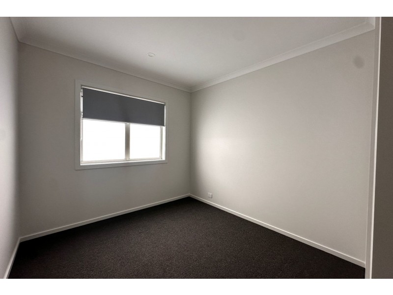 16 Image Walk, Clyde North VIC 3978