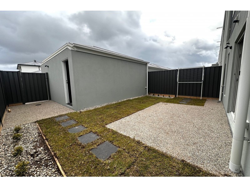 16 Image Walk, Clyde North VIC 3978