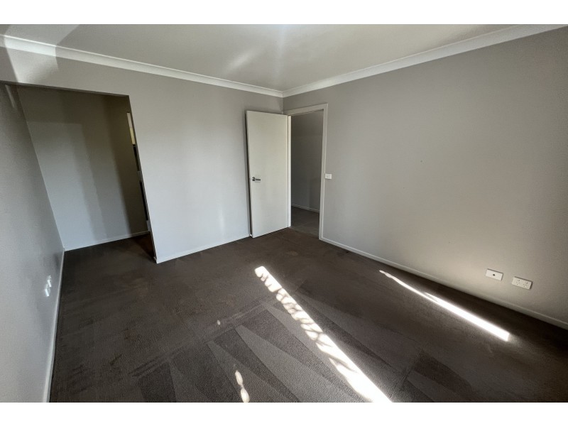 4 Shorey Place, Cranbourne West VIC 3977