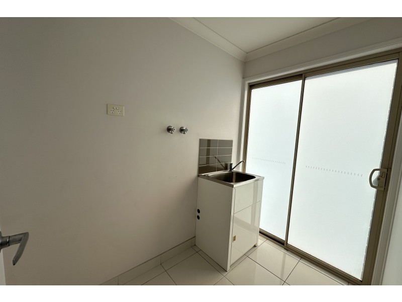 6 Red Poll Road, Cranbourne West VIC 3977