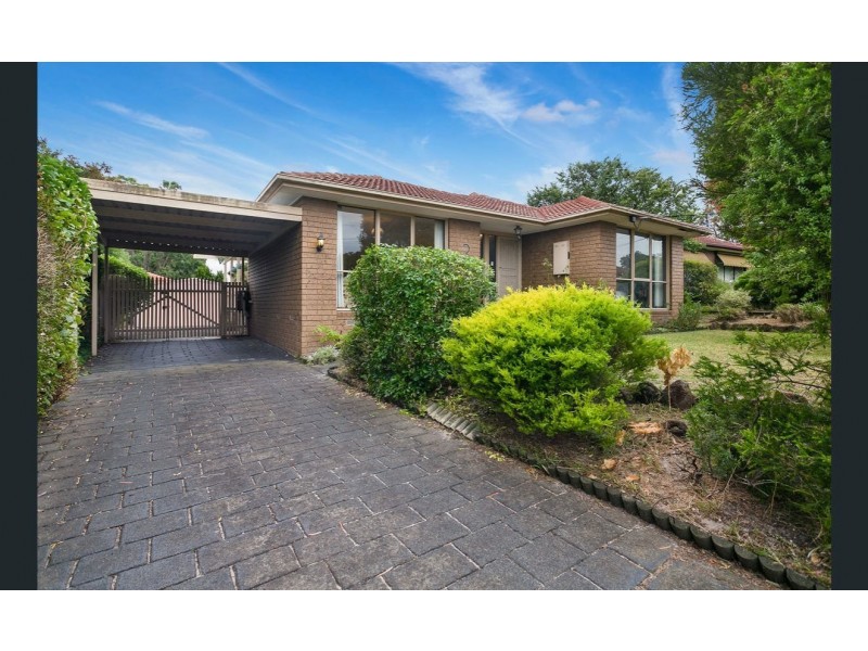 3 Marnebeck Court, Cranbourne VIC 3977