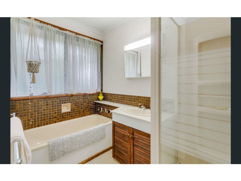 3 Marnebeck Court, Cranbourne VIC 3977