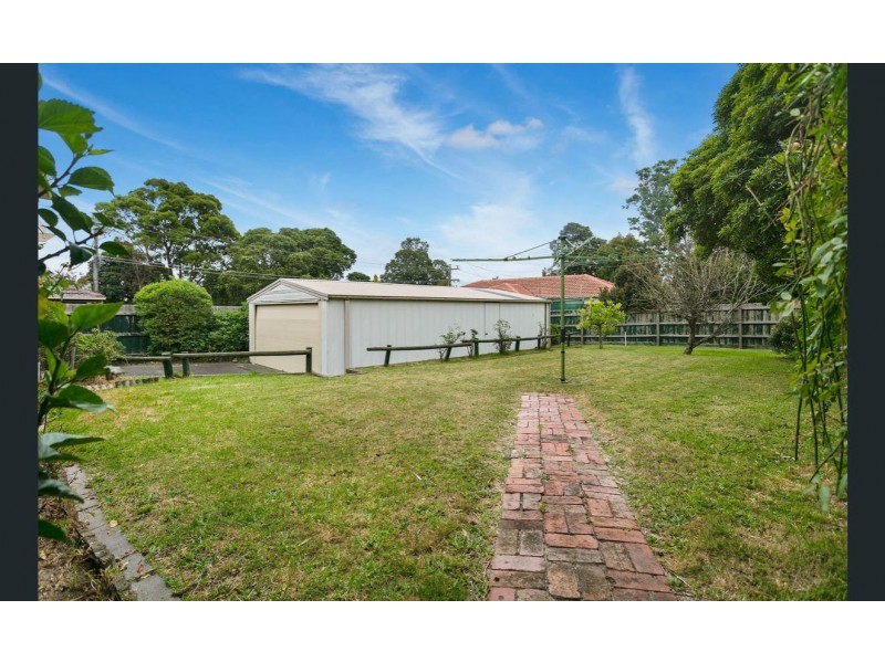 3 Marnebeck Court, Cranbourne VIC 3977