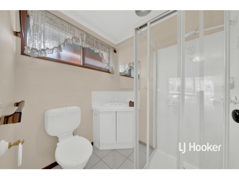 2 Eskdale Court, Narre Warren VIC 3805