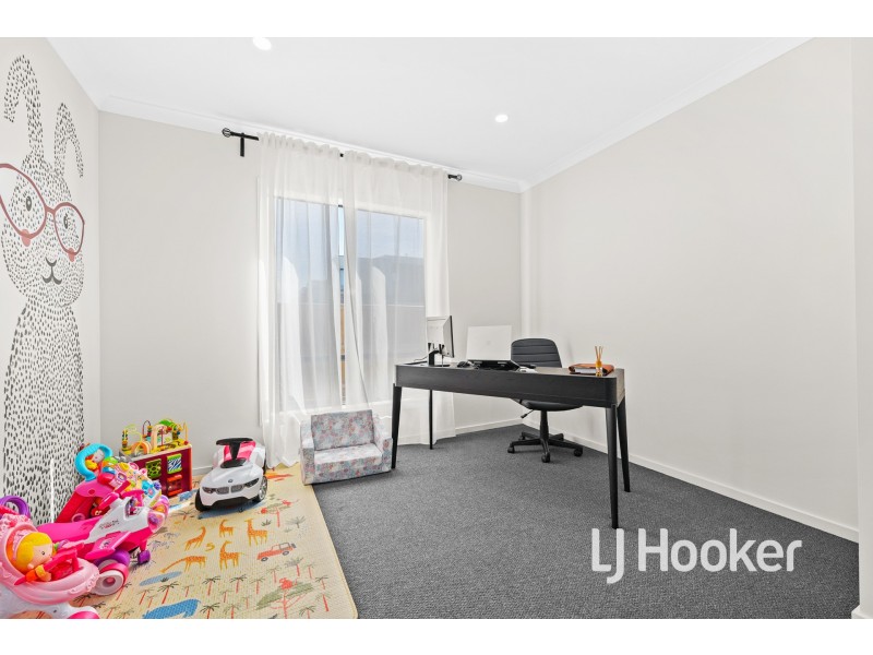 15 Bellavita Avenue, Clyde VIC 3978