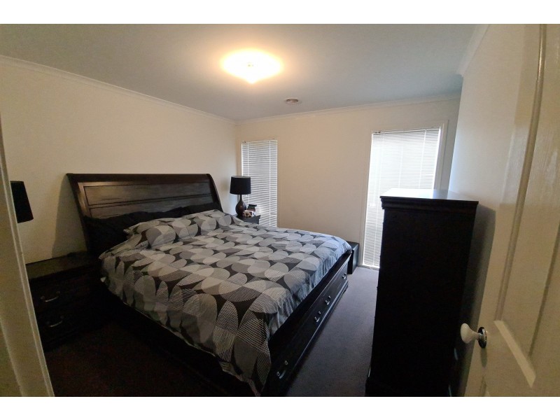 6 Bambi Place, Pakenham VIC 3810