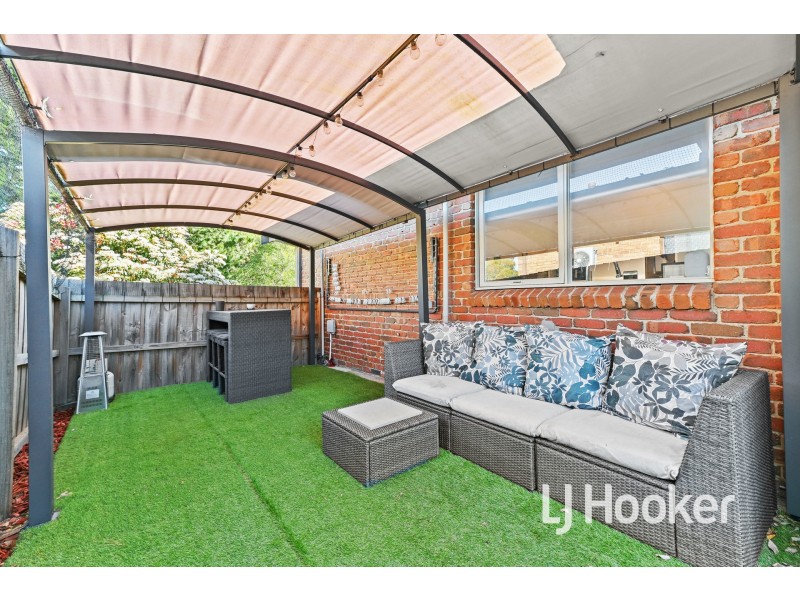 52 Oaktree Drive, Hampton Park VIC 3976