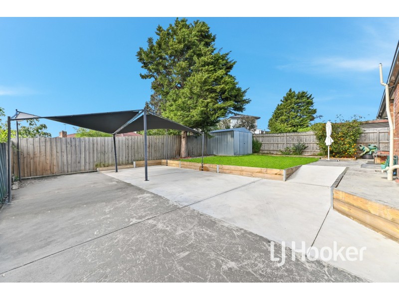 52 Oaktree Drive, Hampton Park VIC 3976