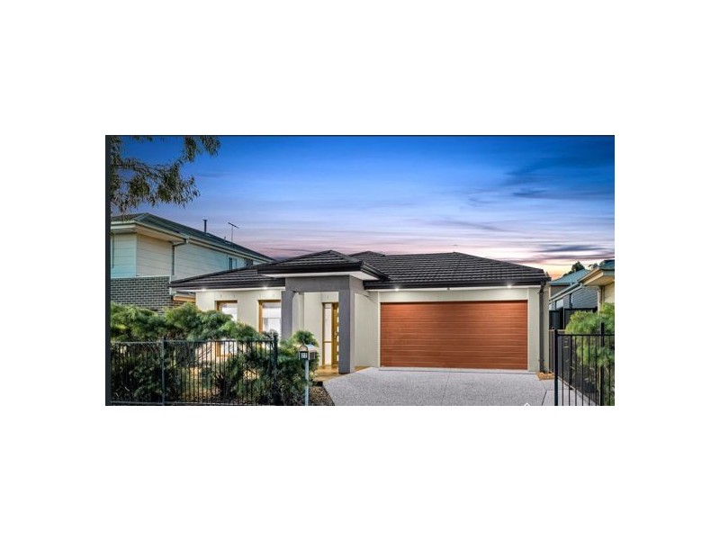 27 Waler Circuit, Clyde North VIC 3978