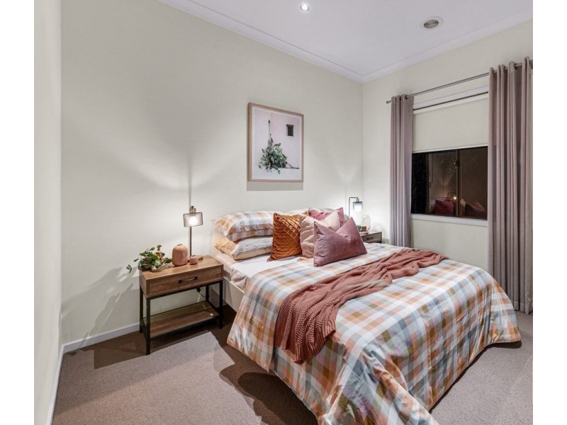 27 Waler Circuit, Clyde North VIC 3978