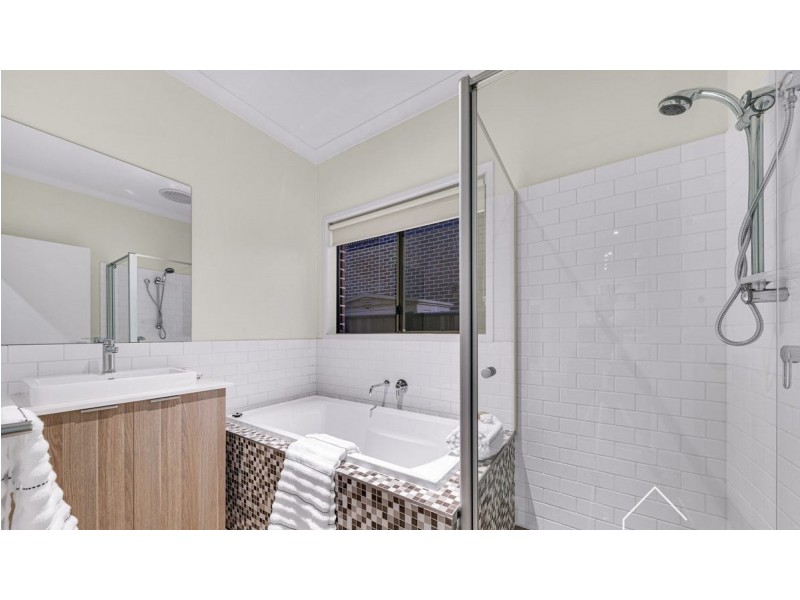 27 Waler Circuit, Clyde North VIC 3978