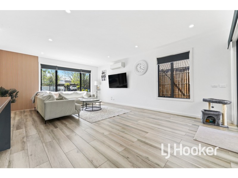 2A Walter Street, Cranbourne VIC 3977
