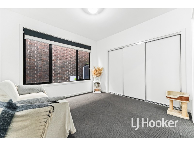 2A Walter Street, Cranbourne VIC 3977