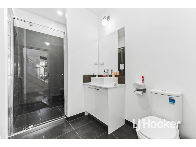 2A Walter Street, Cranbourne VIC 3977