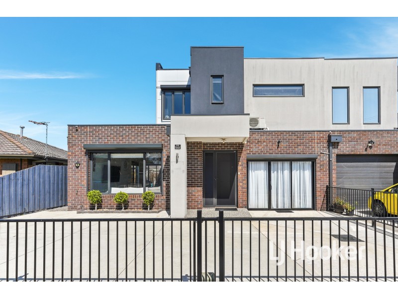 2A Walter Street, Cranbourne VIC 3977