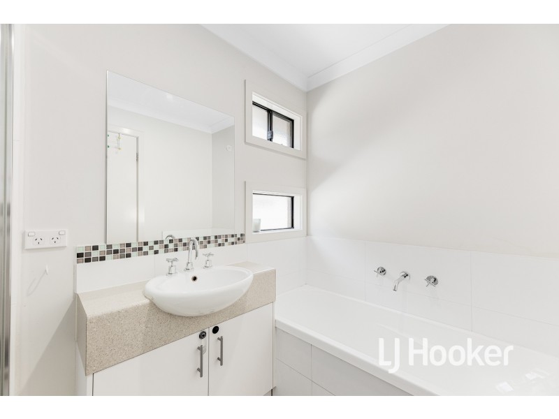 8/30 Central Road, Hampton Park VIC 3976