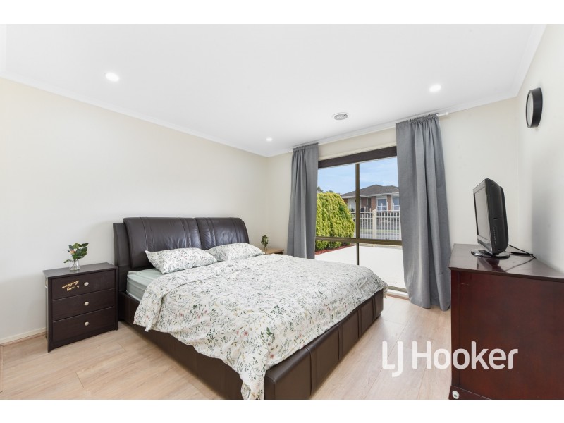 24 Amber Drive, Hampton Park VIC 3976