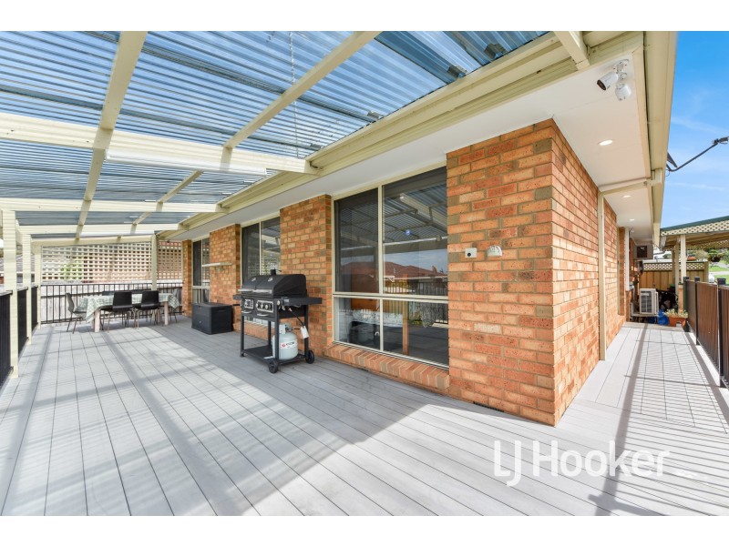 24 Amber Drive, Hampton Park VIC 3976