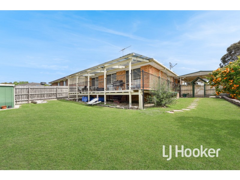 24 Amber Drive, Hampton Park VIC 3976