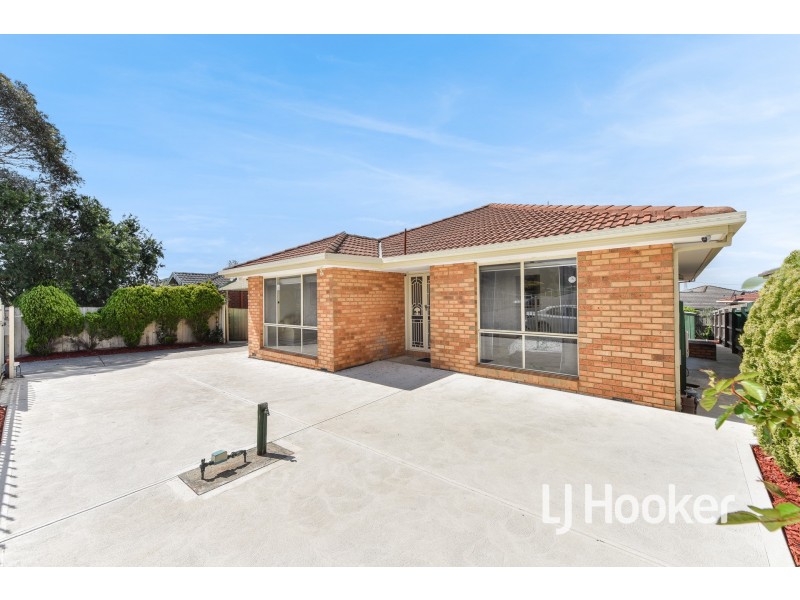 24 Amber Drive, Hampton Park VIC 3976