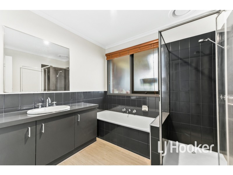 2 Dalvana Court, Hampton Park VIC 3976