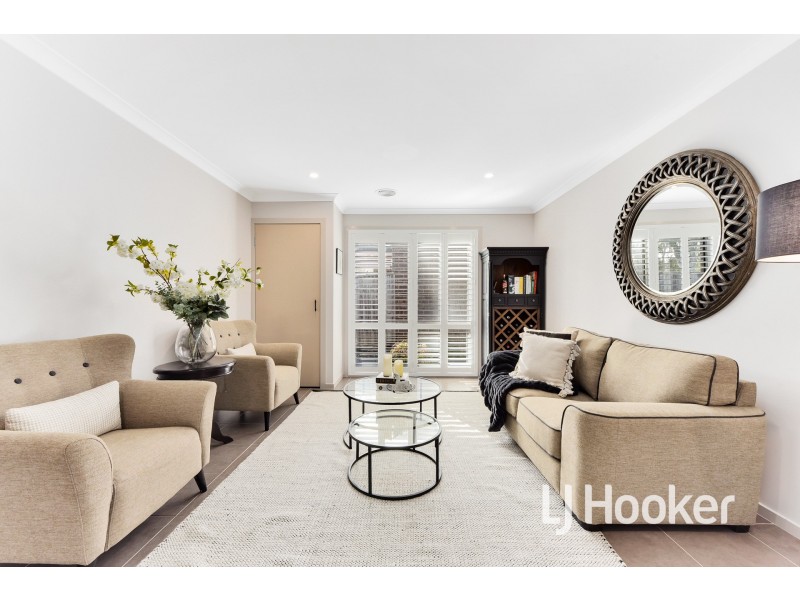 17 Nobel Drive, Cranbourne West VIC 3977