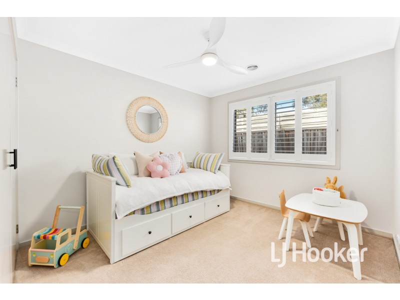 17 Nobel Drive, Cranbourne West VIC 3977
