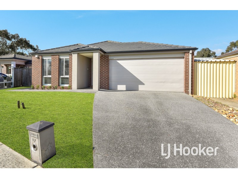 17 Nobel Drive, Cranbourne West VIC 3977