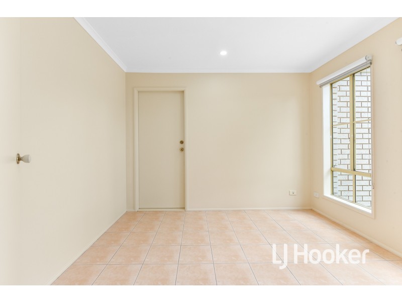 28 Eldershaw Drive, Lynbrook VIC 3975