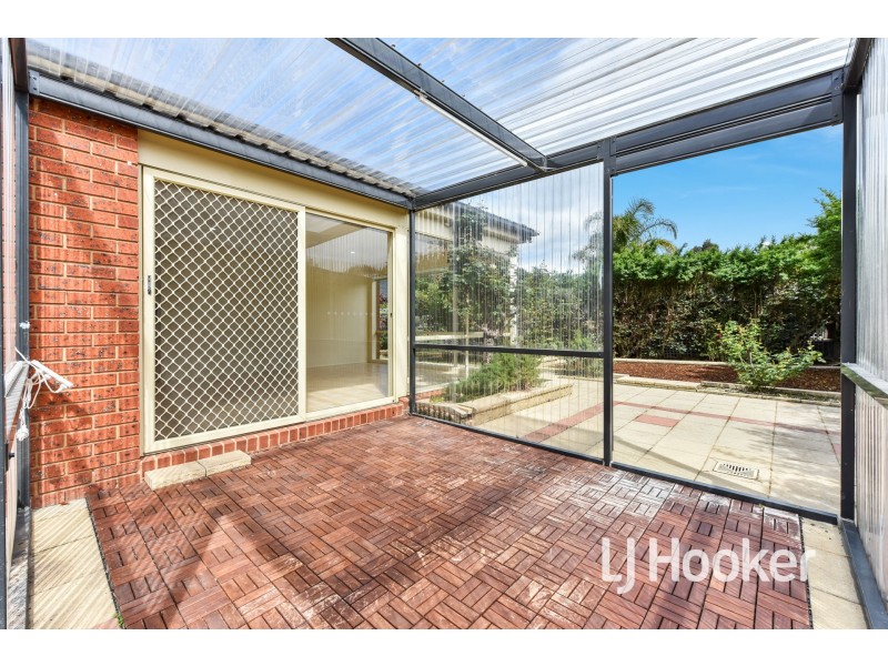28 Eldershaw Drive, Lynbrook VIC 3975