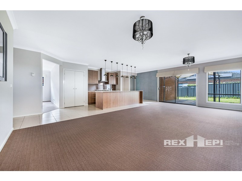 22 Abrus Circuit, Cranbourne North VIC 3977