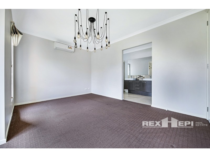 22 Abrus Circuit, Cranbourne North VIC 3977