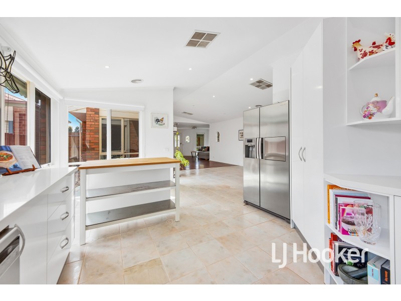 23 Baringa Park Drive, Narre Warren South VIC 3805