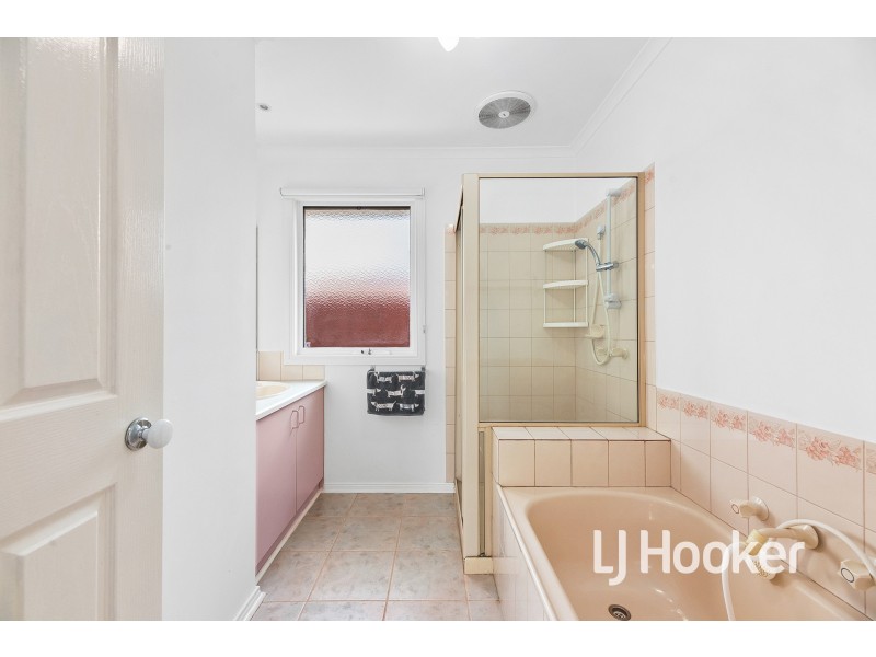 23 Baringa Park Drive, Narre Warren South VIC 3805