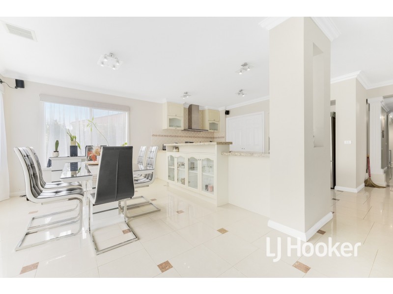 2 Kingsley Court, Lynbrook VIC 3975