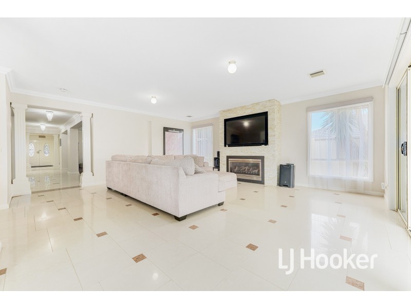 2 Kingsley Court, Lynbrook VIC 3975