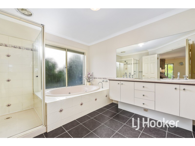 2 Kingsley Court, Lynbrook VIC 3975