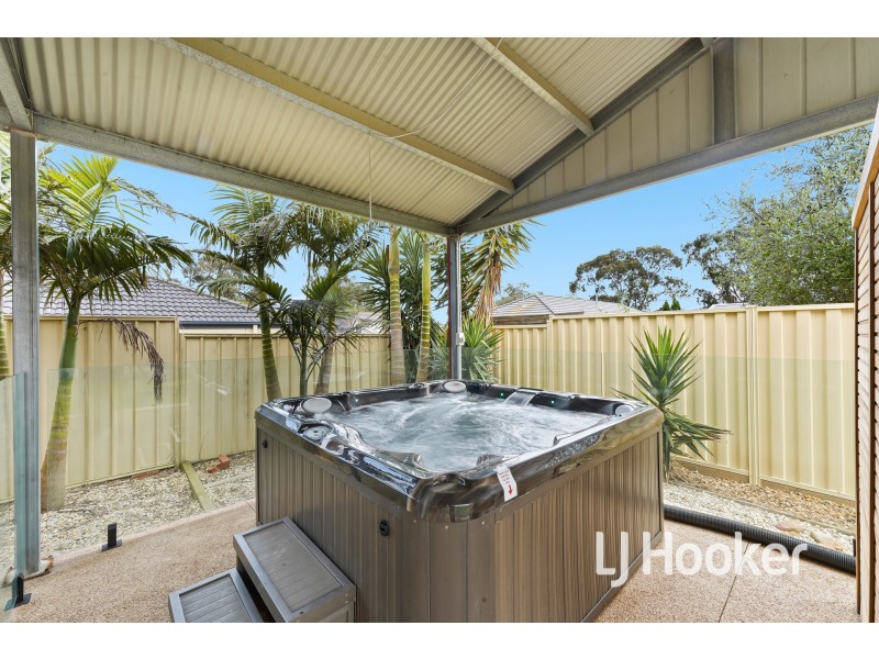 2 Kingsley Court, Lynbrook VIC 3975